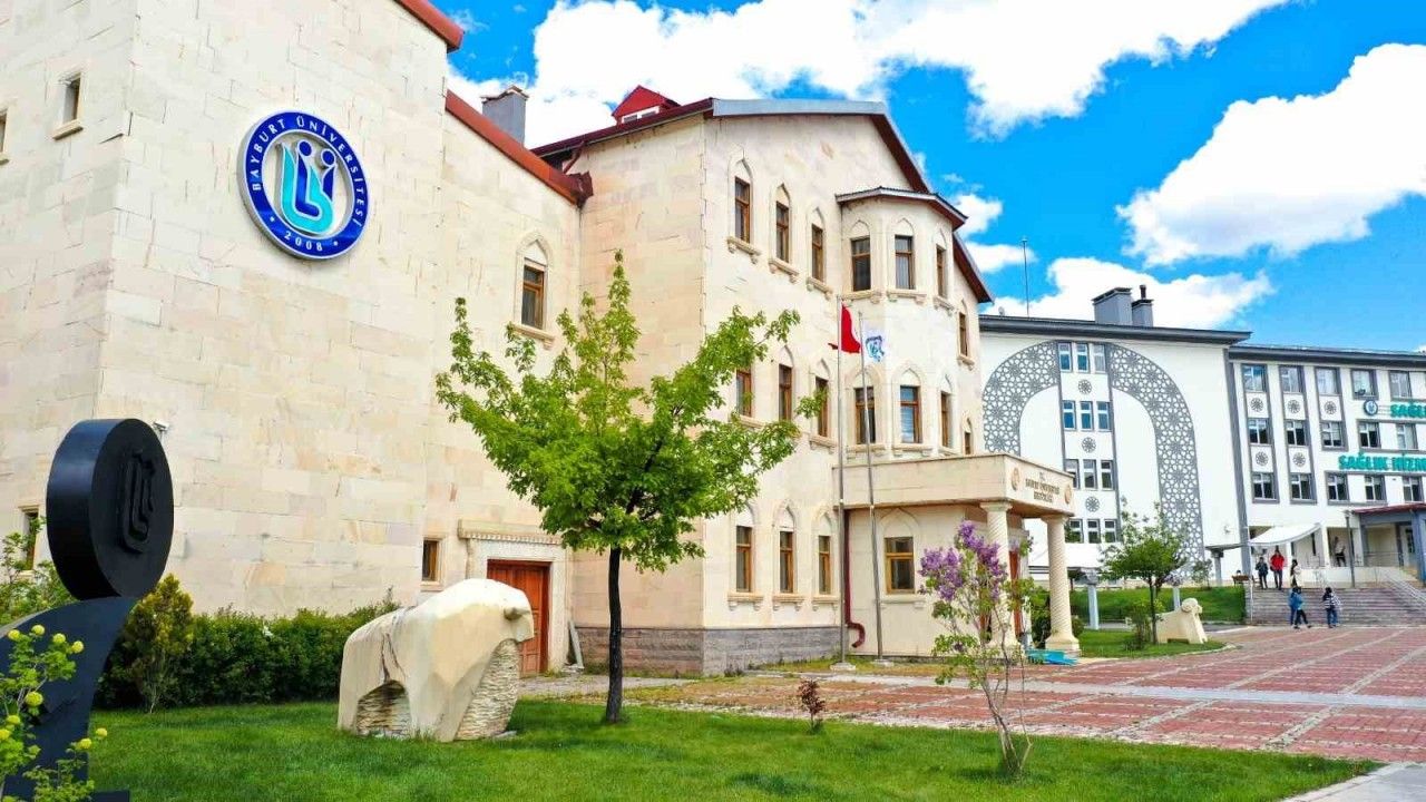 Bayburt Üniversitesi, yetkinlik alanlarında Türkiye’nin önde gelen üniversiteleri arasında yer aldı