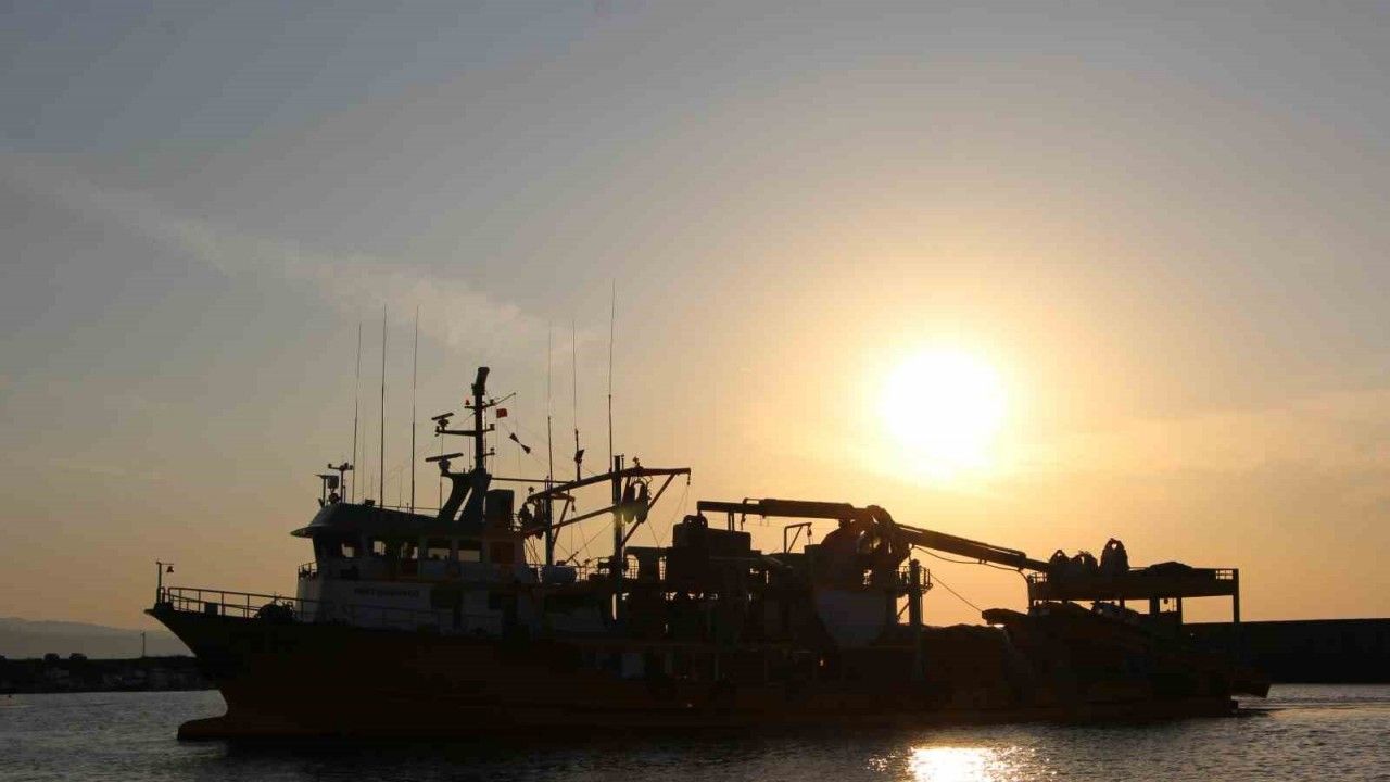 Balıkçılar "Vira Bismillah" diyerek denize açıldı