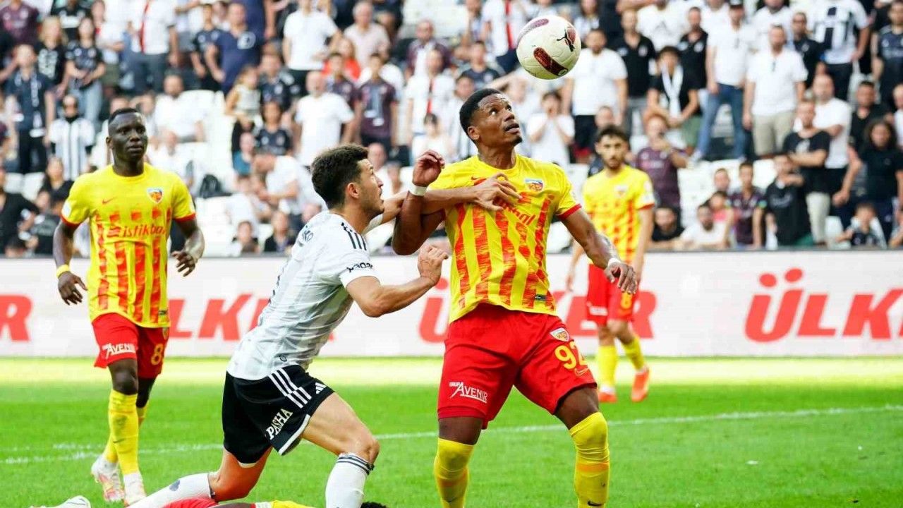 Trendyol Süper Lig: Beşiktaş: 0 - Kayserispor: 0 (İlk yarı)