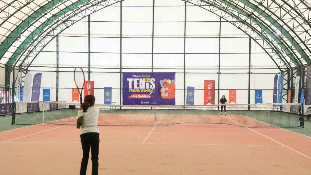 Uyanış Gençlik 2. Tenis Turnuvası devam ediyor