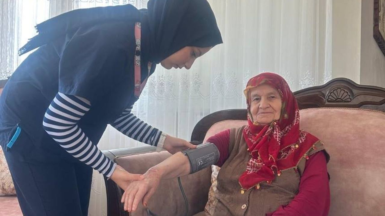 Rize'de 80 Yaş ve Üzeri Yaşlılara Sağlıklı Yaş Alma Merkezi Açıldı