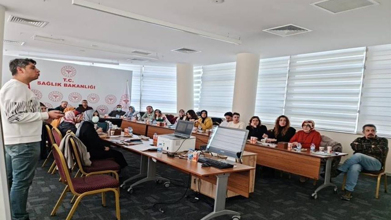 Erzurum Sağlık Çalışanlarına Proje Döngüsü Yönetimi Eğitimi