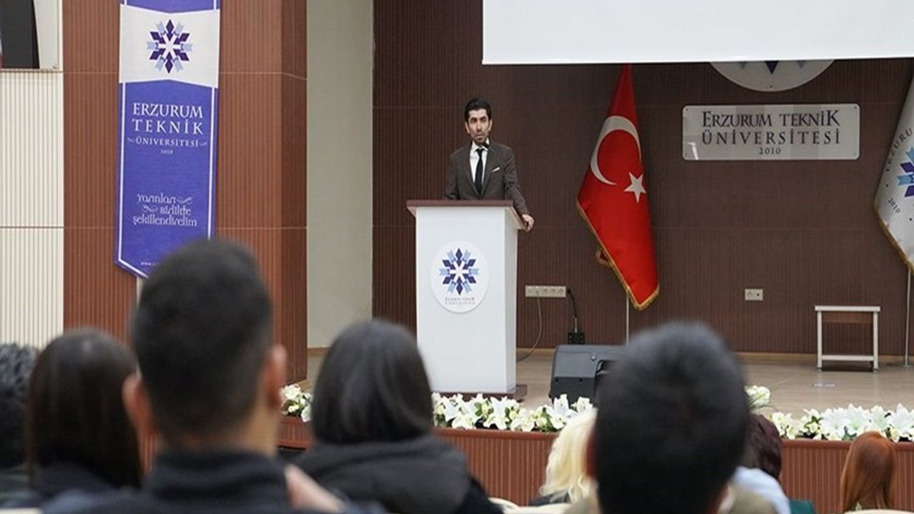 Erzurum’da Kalkınma Hamleleri Konferansı Düzenlendi