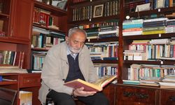 Bayburtlu Emekli Öğretmen 64 Yıldır Okuduğu Kitapların Kaydını Tutuyor