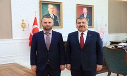 Rektör Yılmaz Sağlık Bakanı Fahrettin Koca'yı Makamında Ziyaret Etti