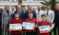 Rize'nin Şampiyon Öğrencilerine Ödülleri Verildi