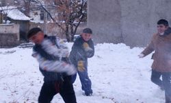 Erzurum'da Çocukların Kartopu Savaşı