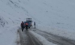 İkizdere'de Kar Nedeniyle 21 Köye Ulaşım Sağlanamıyor
