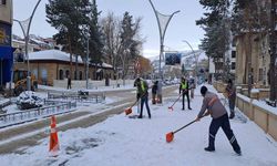 Bayburt Belediyesi Karla Mücadele Çalışmalarına Hız Kesmeden Devam Ediyor