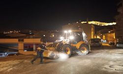 Bayburt Belediyesi'nin Buzla Mücadelesi Aralıksız Sürüyor