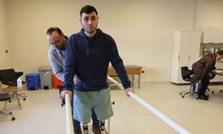 Enkazdan 116 saat sonra kurtulan Alperen, 10 ay sonra protez bacaklarına kavuştu