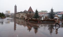 Erzurum’a Yağış Yağmur ve Sisle Geri Döndü