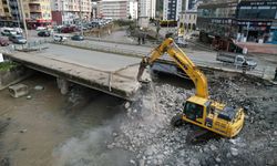 Rize’de Şiddetli Yağışlarda Taşkınlara Sebep Olan Köprülerin Yıkımına Başlandı