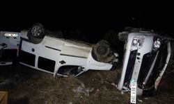 İki hafif ticari aracın çarpıştığı kazada 8 kişi yaralandı