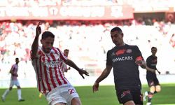 Trendyol Süper Lig: Antalyaspor: 2 - Fatih Karagümrük: 1 (İlk yarı)