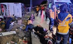 Mersin'deki Korkunç Kaza Kameralara Yansıdı: 9 Ölü 30 Yaralı
