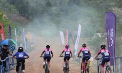 Dağ bisikletçilerinin mücadelesi nefes kesti