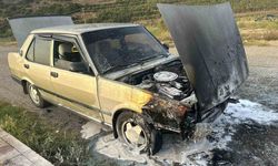 Gazipaşa’da park halindeki otomobil alev aldı