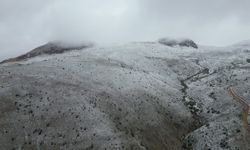 Bayburt'un Yüksek Kesimlerinde Kar Yağışı