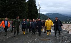 Artvin Valisi Ünsal Yağışların Neden Olduğu Heyelan ve Taşkınlarda Can Kaybının Olmadığını Bildirdi