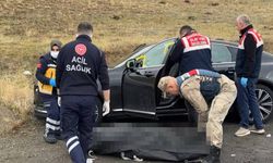 Erzurum'da Otomobilde Başından Silahla Vurulmuş Erkek Cesedi Bulundu