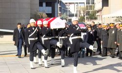 İstanbul - Şehit polis Emirhan Aramış için İstanbul Emniyet Müdürlüğü'nde tören