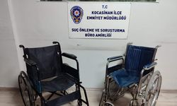 Tekerlekli sandalye çalan 2 şüpheli yakalandı; o anlar kamerada