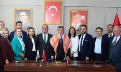 Davutoğlu: Türkiye'de gerçek anlamda siyasi ahlak devrimi şart