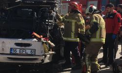 2 TIR kafa kafaya çarpıştı; 1'i ağır 2 yaralı