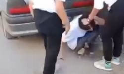 Adana'da 3 kız, küfür tartışmasında arkadaşlarını darbetti