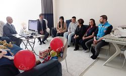 Hidrosefali hastası Göktuğ'a 23 Nisan ziyareti