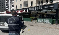 Husumetlisini pastanede tabancayla vurup ağır yaraladı
