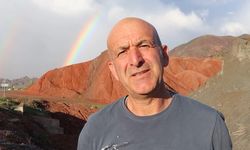 Oltu'nun kırmızı tepelerinde renk cümbüşü