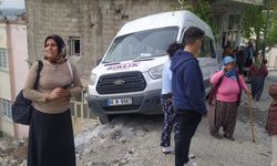 Osmaniye'de öğrenci servisi ile otomobil çarpıştı; 9'u öğrenci 11 yaralı