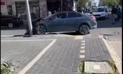 Otomobille çarpışan hafif ticari araç takla attı; 2 yaralı