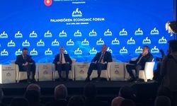 'Palandöken Ekonomi Forumu'nda konuşan Cevdet Yılmaz: Ulusal ve uluslararası ölçekte ekonominin en büyük düşmanı belirsizliktir