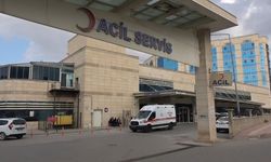 Siirt'te hafif ticari araç taksiyle çarpıştı: 1'i ağır, 2 yaralı