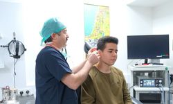 Üniversiteli Özkan’ın biyonik kulağı yeni teknolojiyle güncellendi