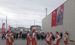 Atatürk'ün Selanik'teki evinden alınan toprak, İpsala'da törenle atletlere teslim edildi