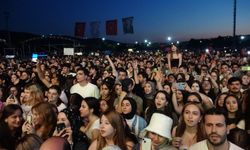 Bursa'da 19 Mayıs kutlamaları kapsamında Mor ve Ötesi ile Hayko Cepkin konser verdi