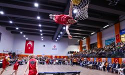 Geleneksel Ümraniye Spor Oyunları’nın kapanış ve ödül töreni yapıldı