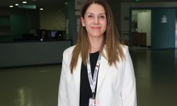 Sibel Hemşire, hastalara sesiyle deva oluyor