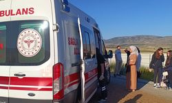 Afyonkarahisar'da yolcu otobüsü TIR'a çarptı: 9 yaralı