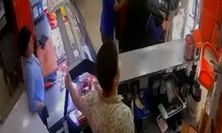 Elektrikli bisikletiyle kasap dükkanına daldı; o anlar kamerada