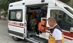 Emlak ofisinde çıkan yangında 6 kişi dumandan etkilendi