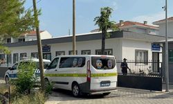 Eşini bıçakla ağır yaraladı