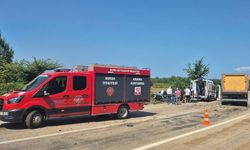 Kamyonla çarpışan otomobilde sıkışan sürücü ağır yaralandı