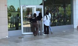 Kimliğini evde unutan öğrenciyi polis sınava yetiştirdi