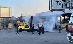 Kocaeli’de kereste deposundaki yangın söndürüldü