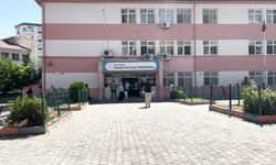 Koşarak geldikleri YKS'ye son anda yetiştiler